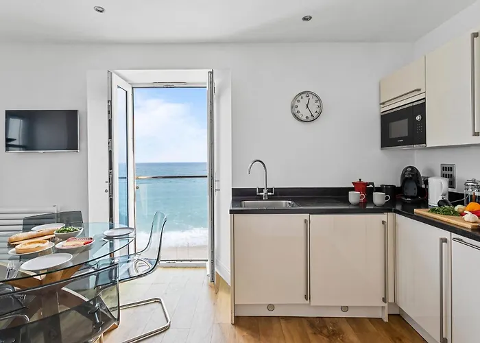 14 At The Beach, Torcross