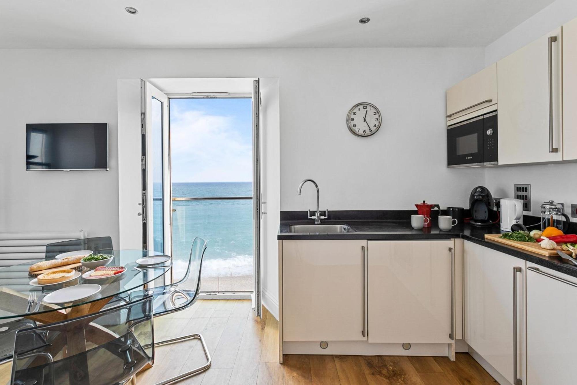 14 At The Beach, Torcross Beesands