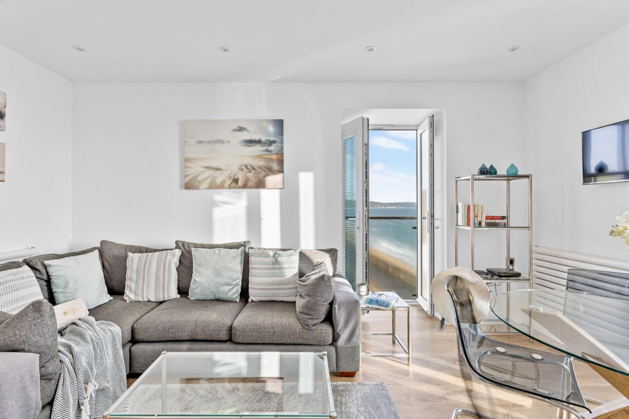 14 At The Beach, Torcross