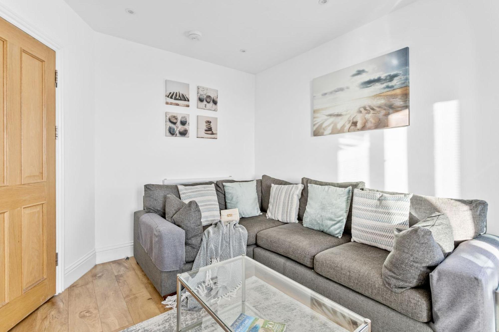 14 At The Beach, Torcross Beesands